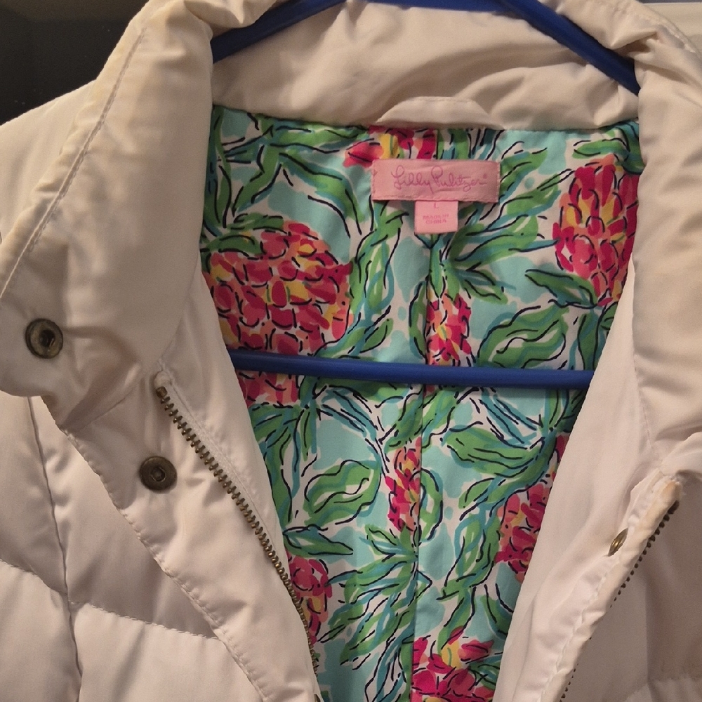 Lilly Pulitzer Women's Cream Puffer Jacket with Floral Lining